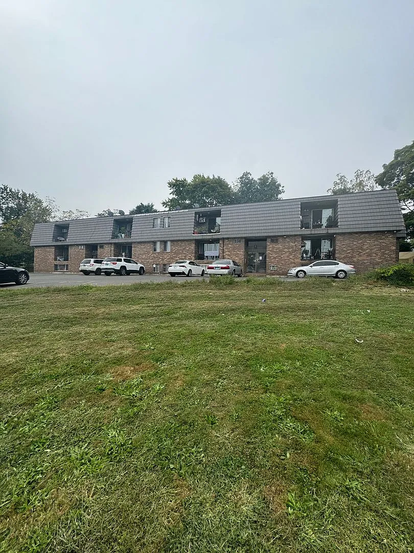 44-46 Capitol Avenue — Photo 2