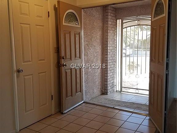 3rd image of 6182 La Palma Pkwy