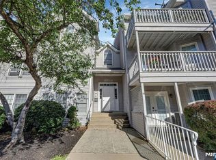 15 Crystal Ln #307, Paterson, NJ 07501
