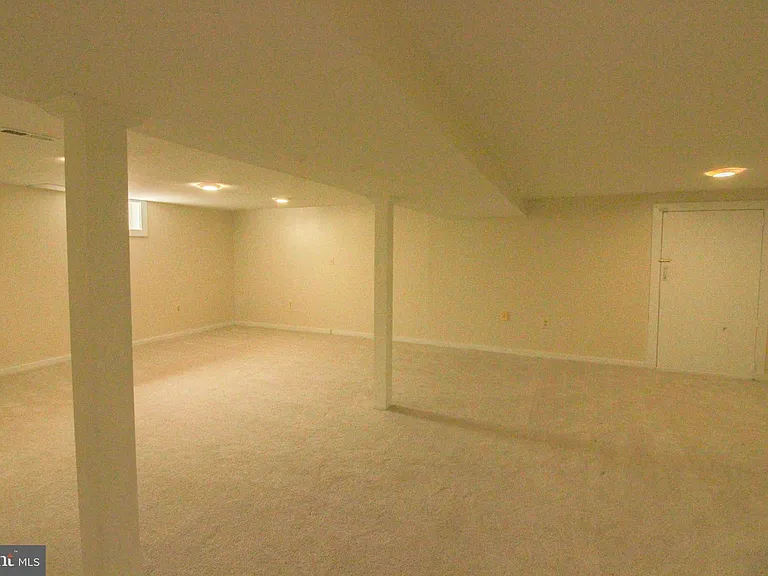 11 Hickory Ln — Photo 58