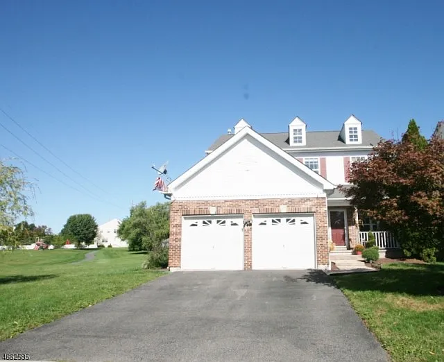 1215 Burrows Dr photo 1
