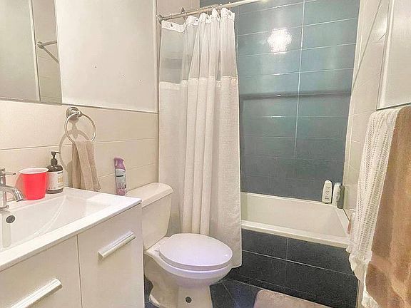 5th image of 707 Saint Johns Pl APT 4L