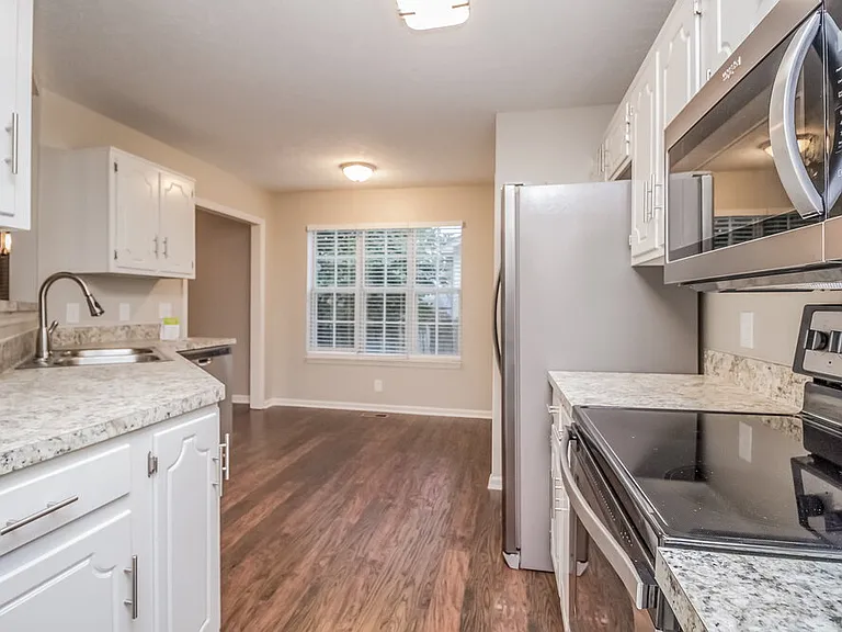3540 Calais Cir — Photo 8