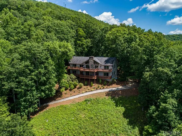 604 Alex Mountain Drive, Sky Valley, GA 30537