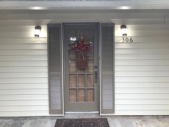 5th image of 306 Breton Dr