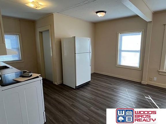 4th image of 3802 S 52nd St