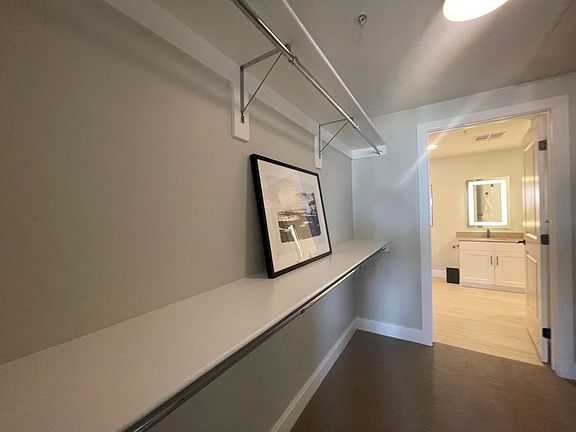 4th image of 2220 Market St #121