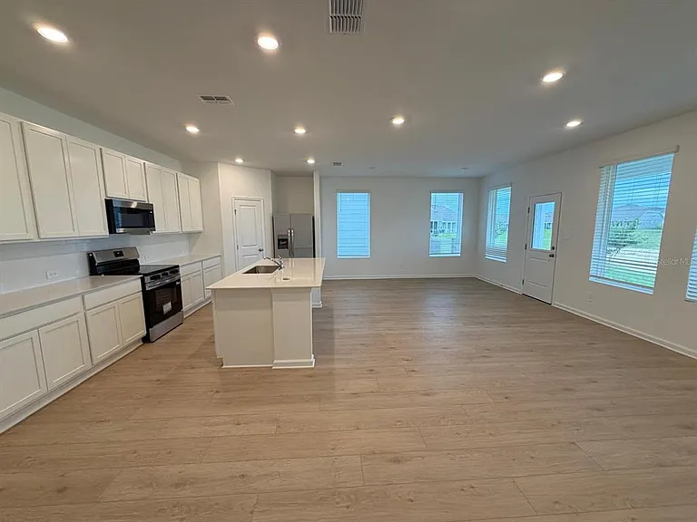 Mercy Cir — Photo 15