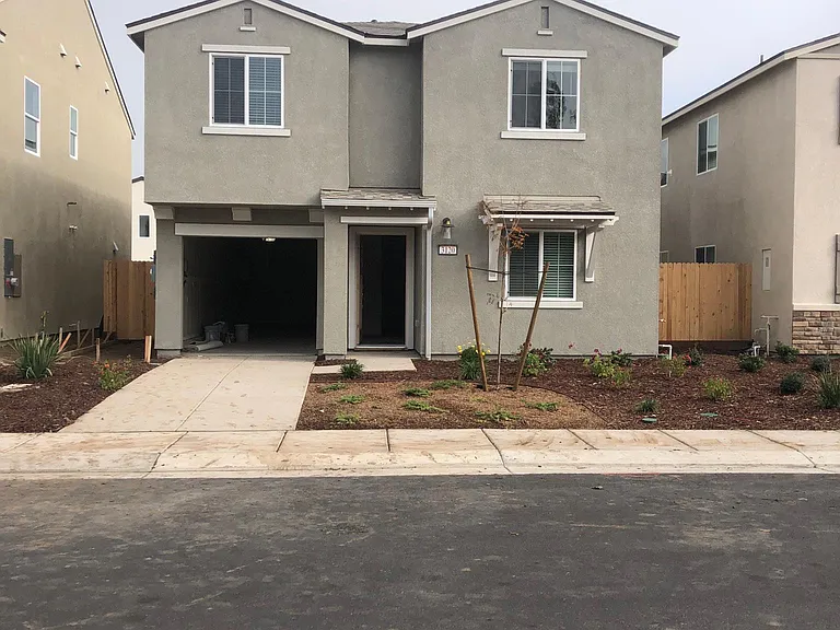 3120 Montgomery Ln — Photo 1