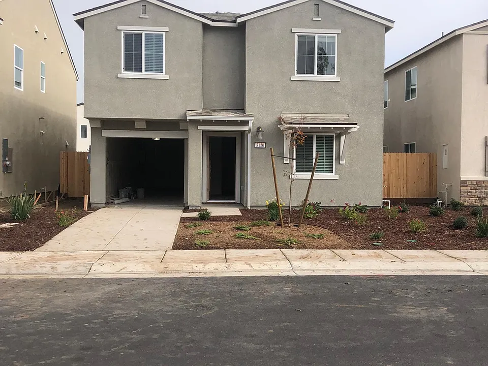 3120 Montgomery Ln