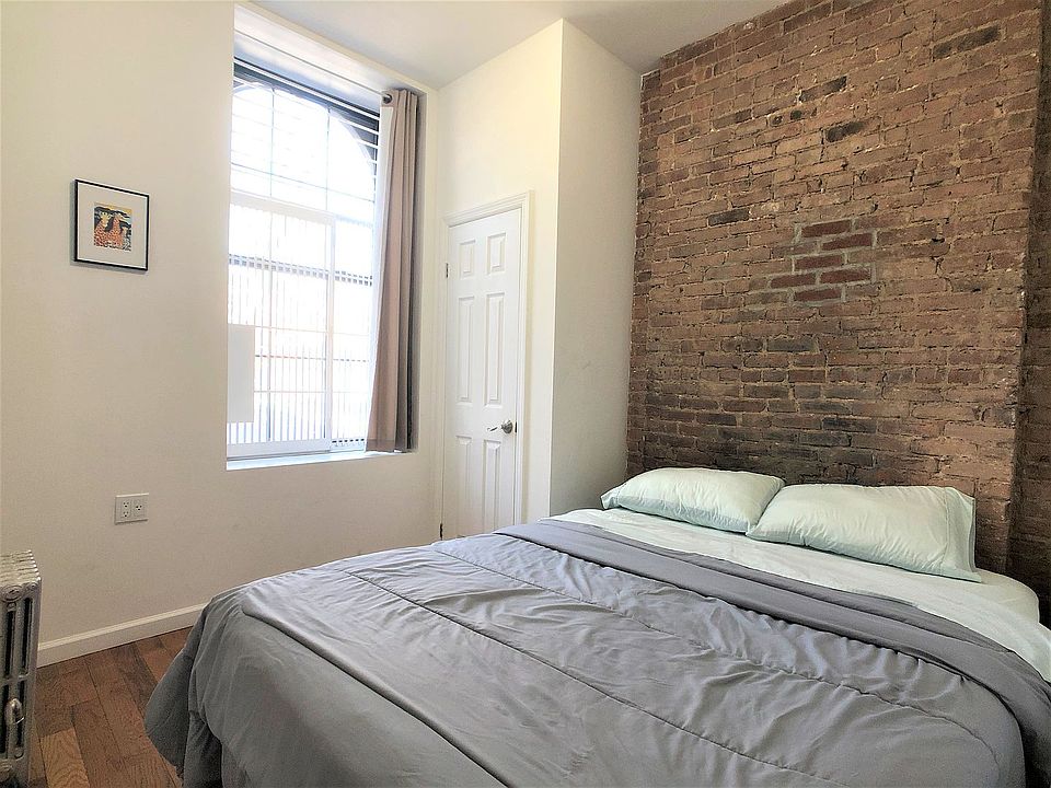 1st image of 104 Forsyth St #1