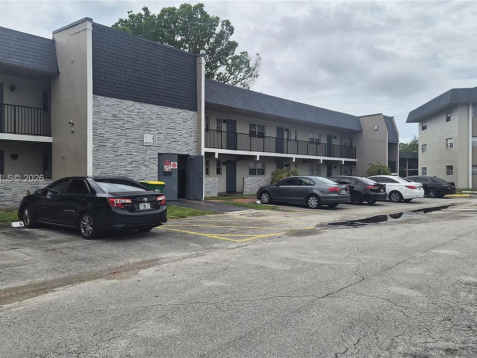 1st image of 7920 Colony Cir N APT 103
