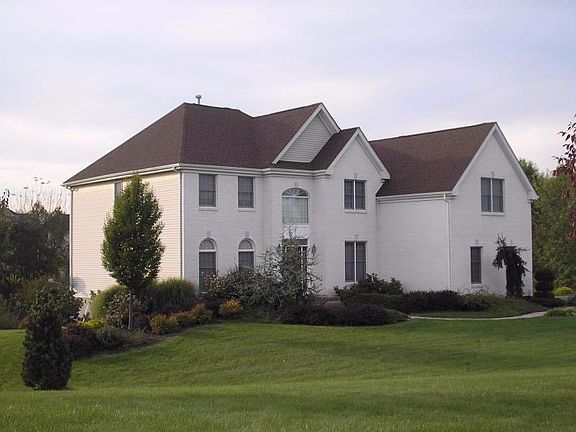 2nd image of 2 Old Mill Ct