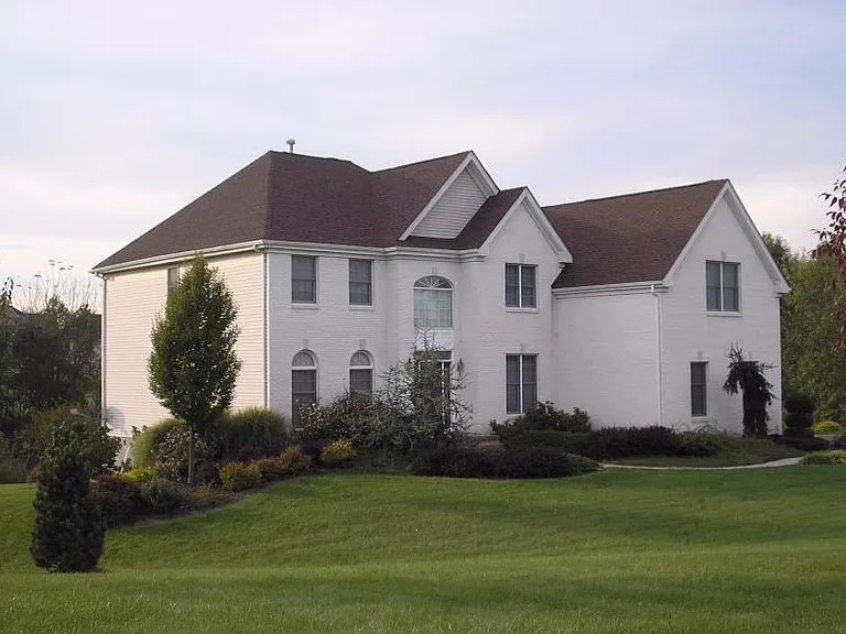 2 Old Mill Ct — Photo 2