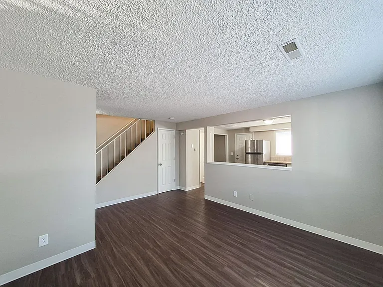 1543-1611 Salishan St SE — Photo 5