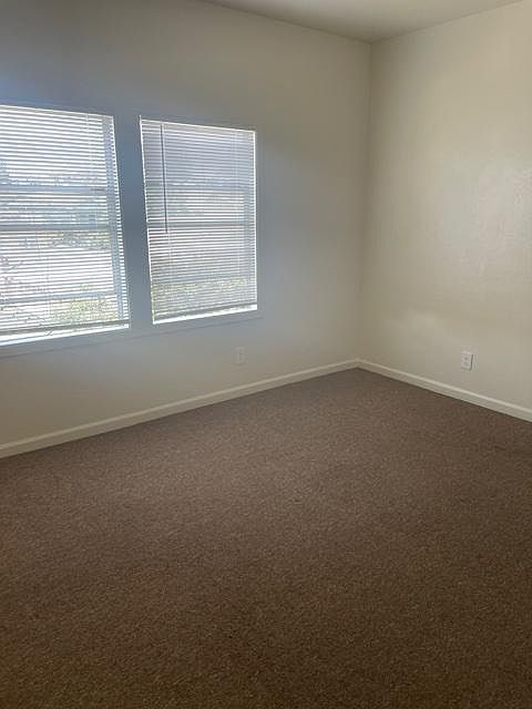 1st image of 820 E 21st St #5
