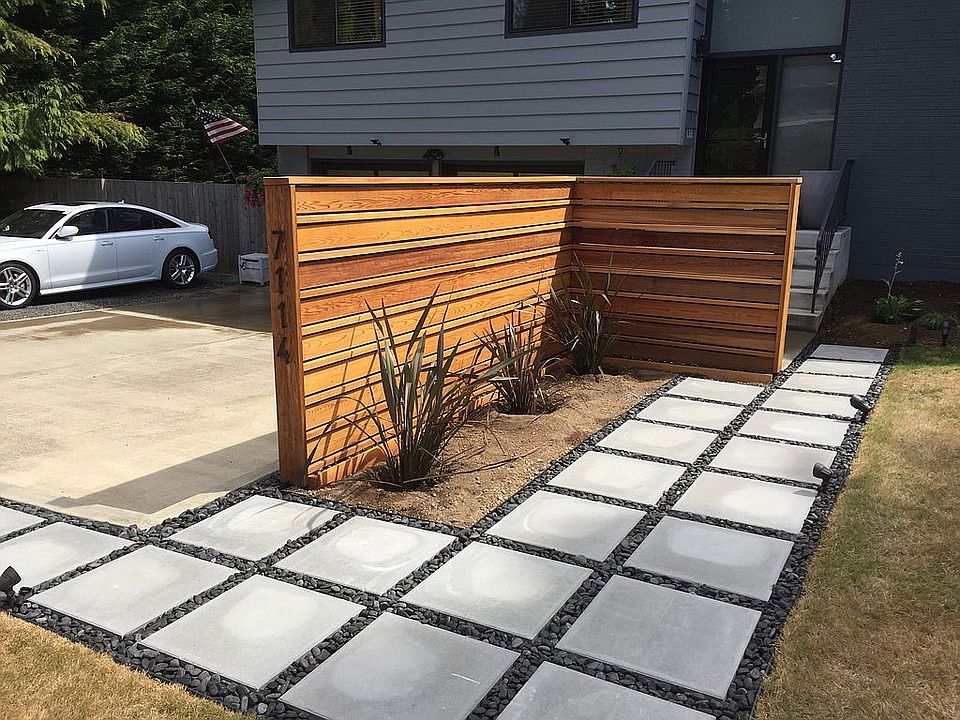 Focal Wall w pavers & pebble