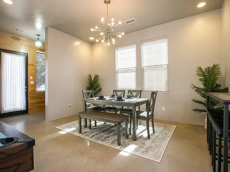 5735 University Blvd SE — Photo 5