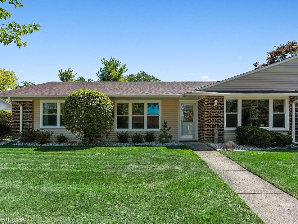 1st image of 7403 Dunwood Ct #127