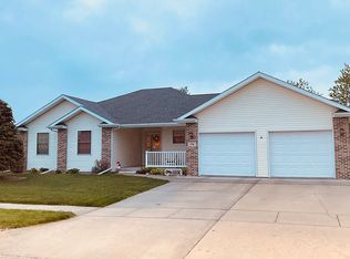 1716 McDonald Rd, Norfolk, NE 68701