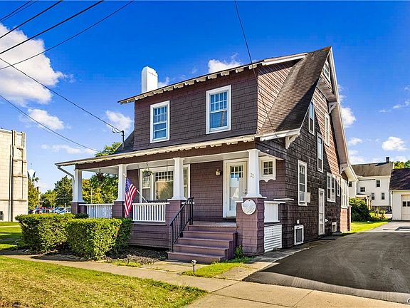 2nd image of 22 Fairfax Pl