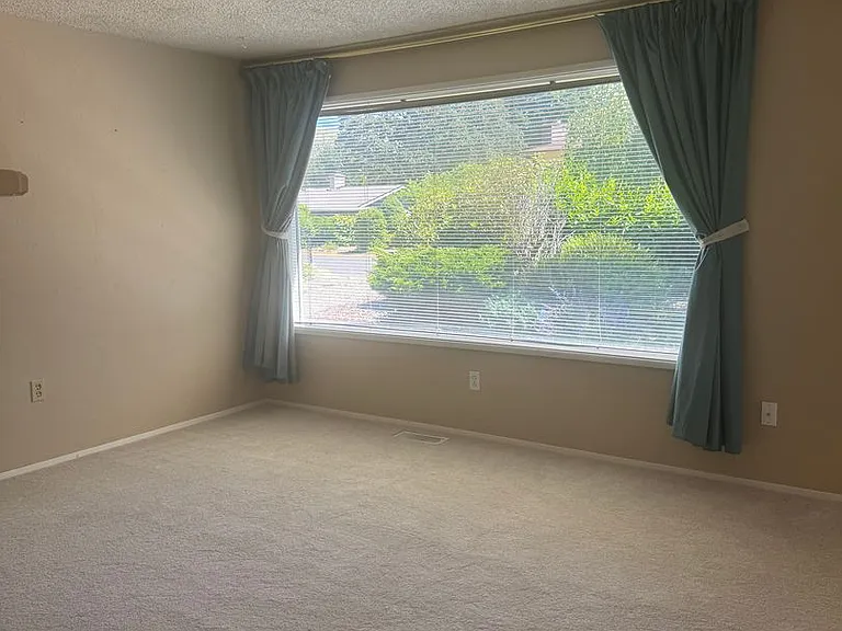 9728 Lake Steilacoom Dr SW — Photo 5