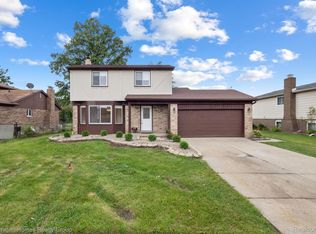 37363 Tericrest Dr, Sterling Heights, MI 48310