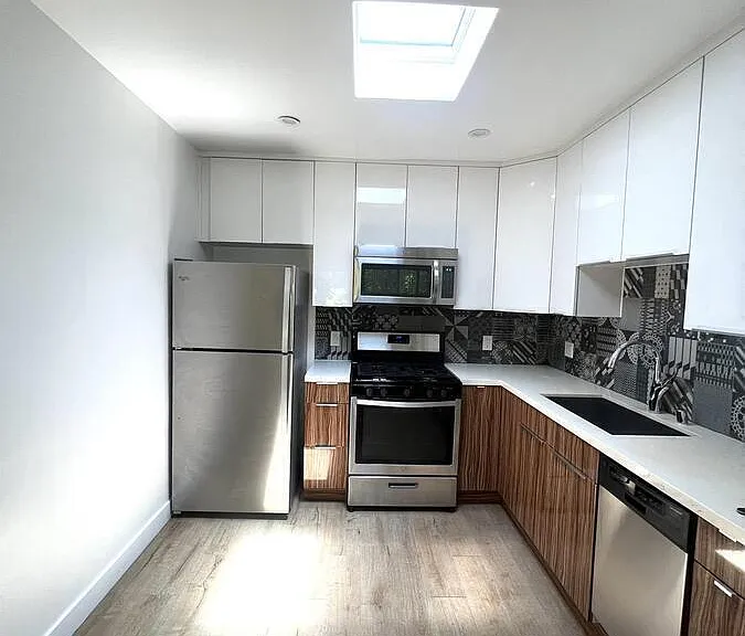 634 Westminster Ave #2 — Photo 7