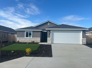 7020 Elm St, Visalia, CA 93291