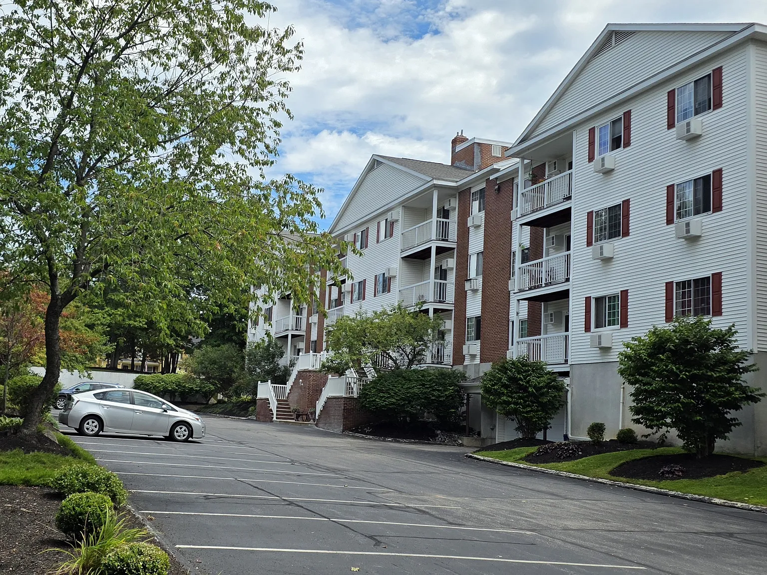 2 bed, 946 sqft, $2,375 — Photo 4