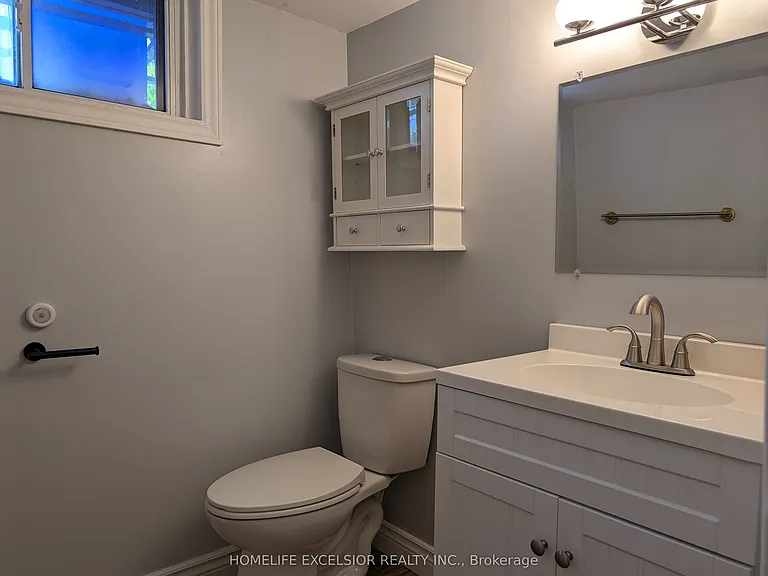 1478 Simcoe St N — Photo 31