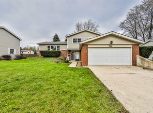 534 71st St, Darien, IL 60561