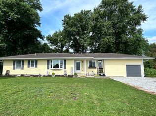 5062 N Graham Rd, Whiteland, IN 46184