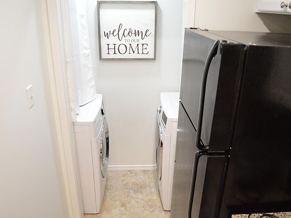 4th image of 3304 Wyndham Cres #137