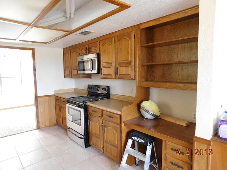 2315 E Highway 190 — Photo 20