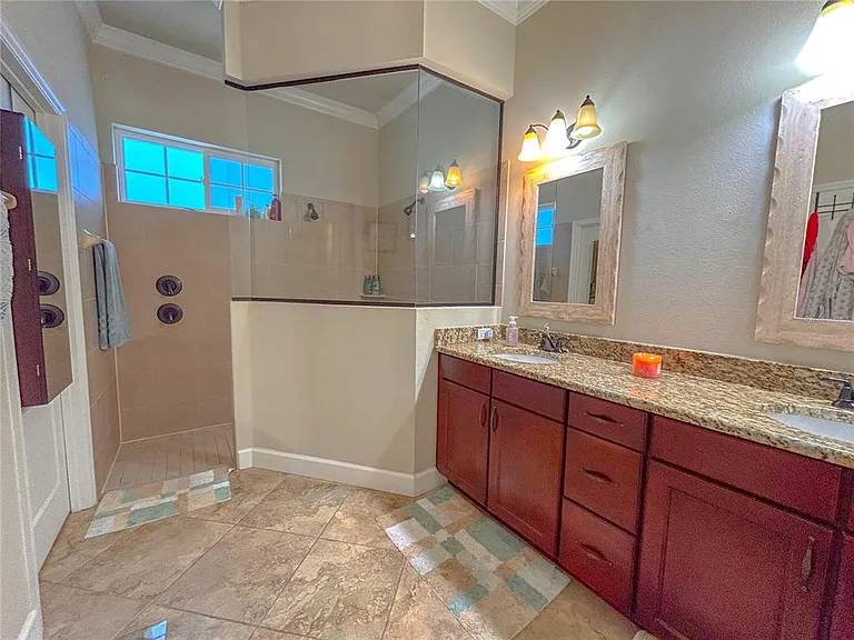 7866 SW 82nd Dr — Photo 8