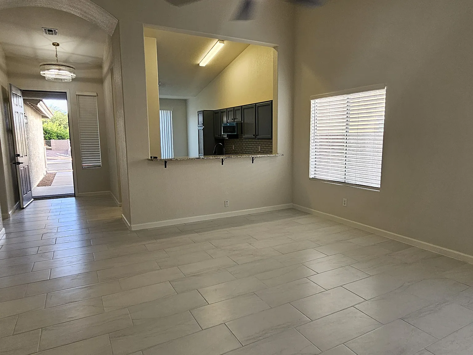 3 bed, 1627 sqft, $2,500 — Photo 3