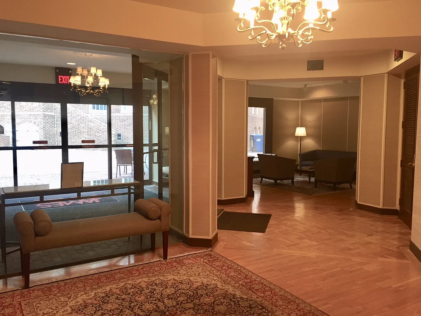 Updated Kitchen-1Bed 1Bath w Garage Parking at Georgetown Condo — Photo 2
