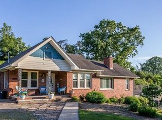 74 Gibbs Rd, Leicester, NC 28748