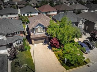 35 Holkham Ave, Hamilton, ON L9K1N8