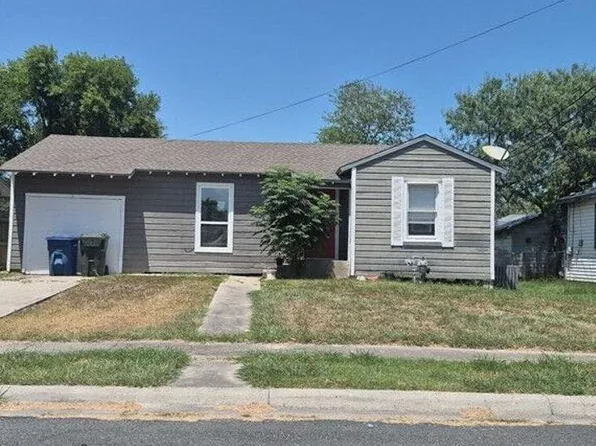 4701 Easter Dr, Corpus Christi, TX 78415