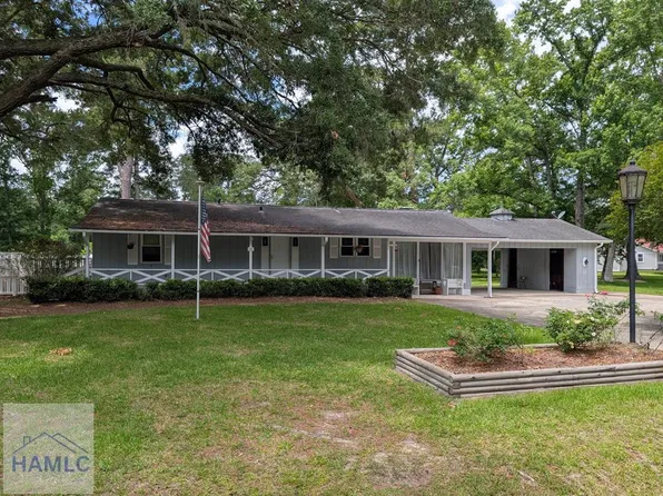 642 Island Dr, Midway, GA 31320