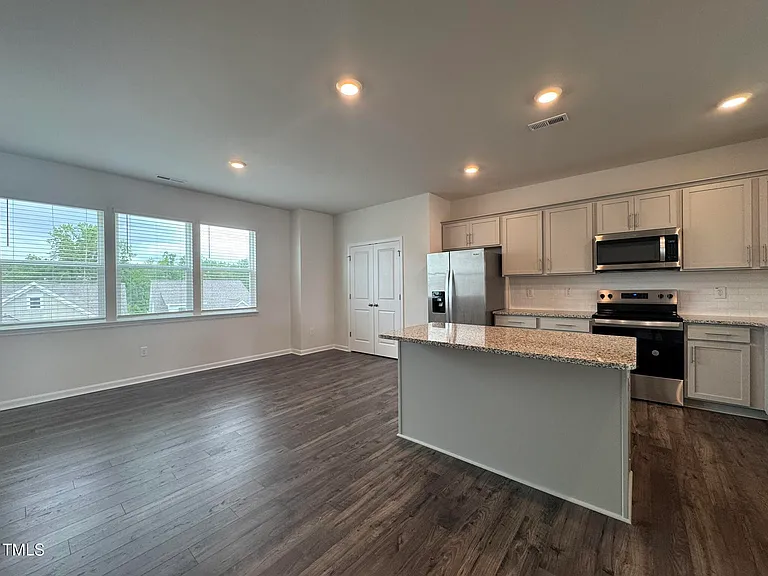 724 Dorset Stream Dr — Photo 13