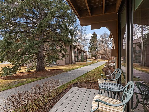 5th image of 733 Sun Valley Rd Condo Dr 733/734
