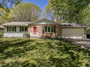 2302 Abbey Ln, Iowa City, IA 52246