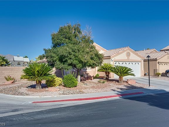 2nd image of 7698 Rainbow Cove Dr