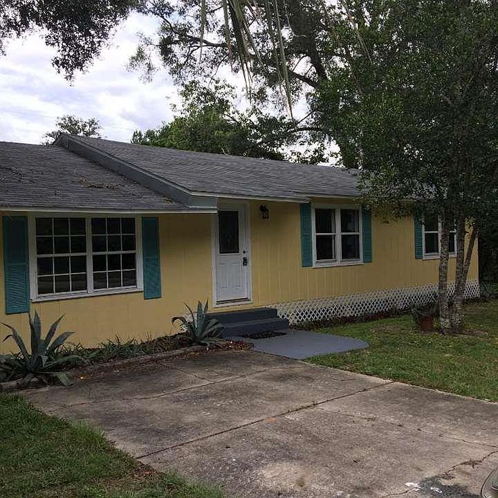 1st image of 301 SE 49th Dr