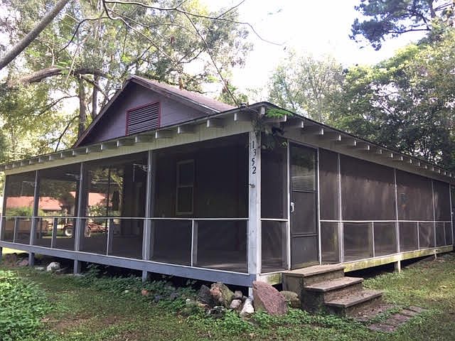 1st image of 1352 Parkway Dr