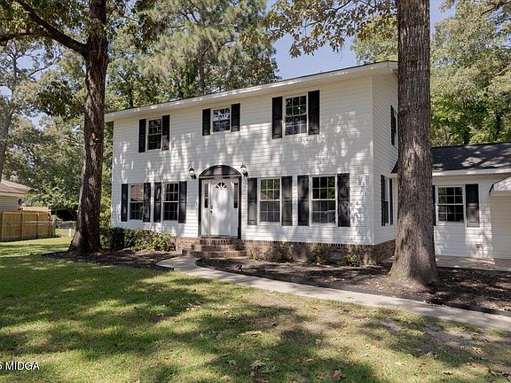 4th image of 305 Tarrasa Dr