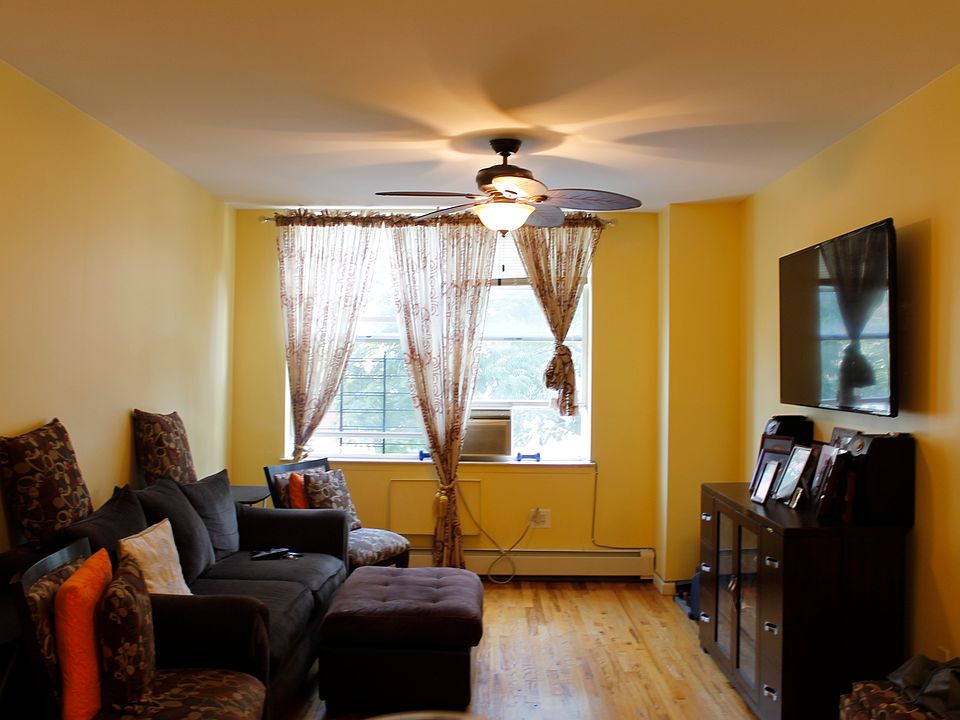 Living Room (Partially Furnished)
